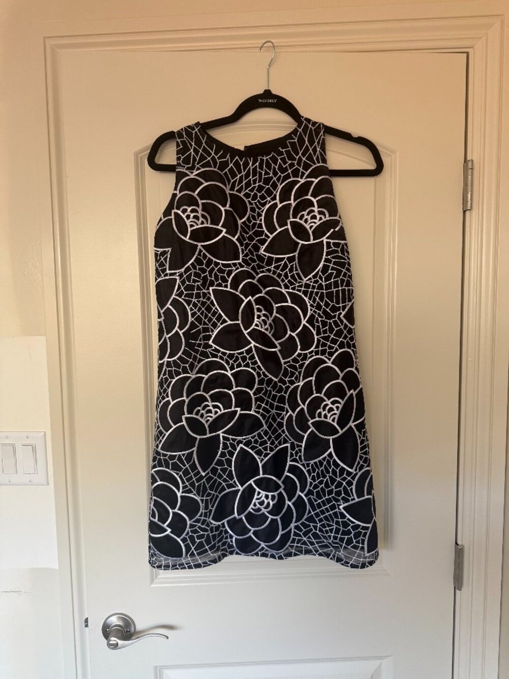 Anthropologie SB by Sachin & Babi Embroidered Petalwork Shift Dress